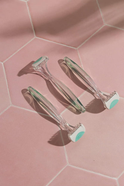 About Body Bikini Shavers – 3 Gentle Groomers with Aloe Pad