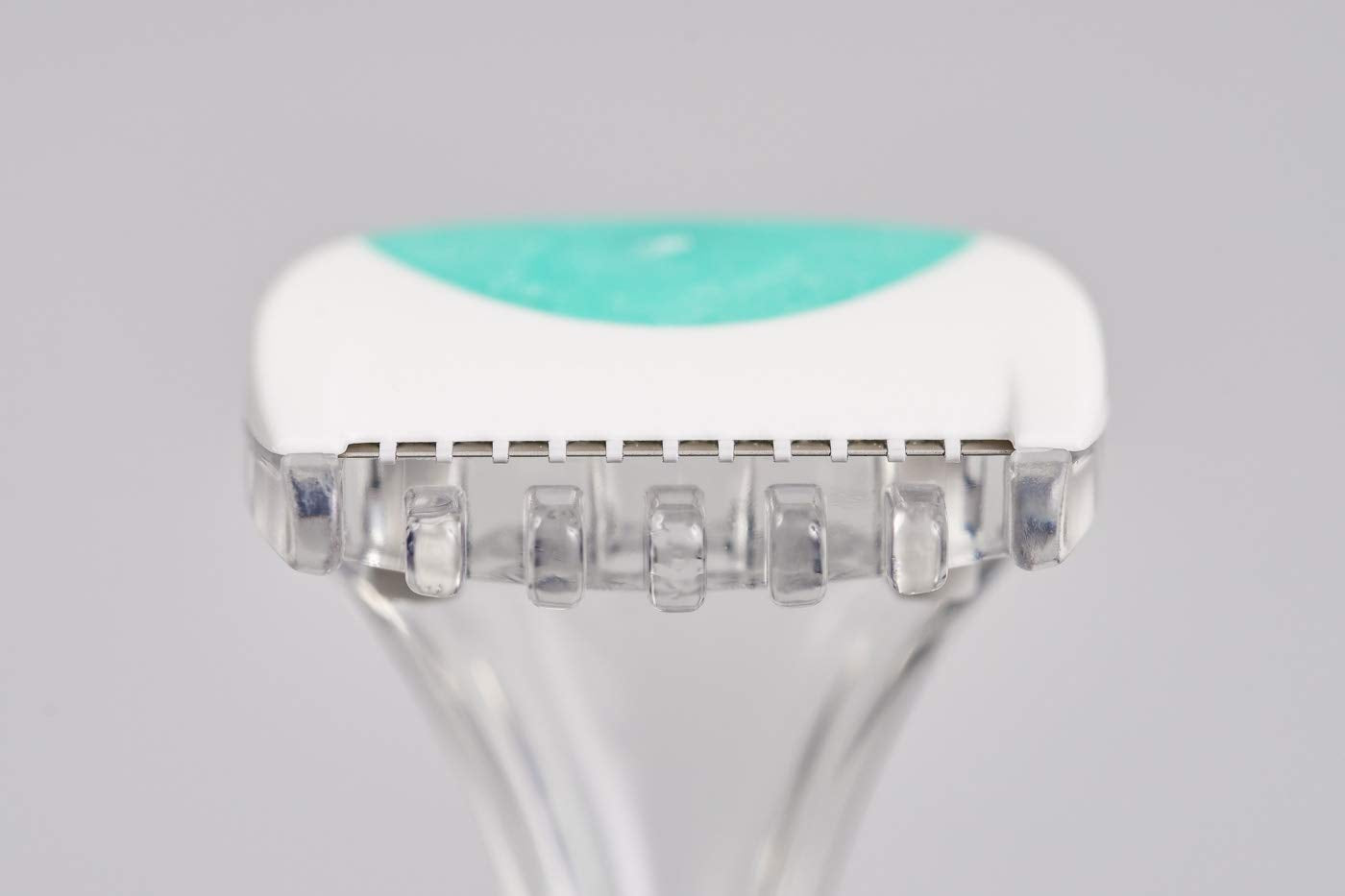 About Body Bikini Shavers – 3 Gentle Groomers with Aloe Pad