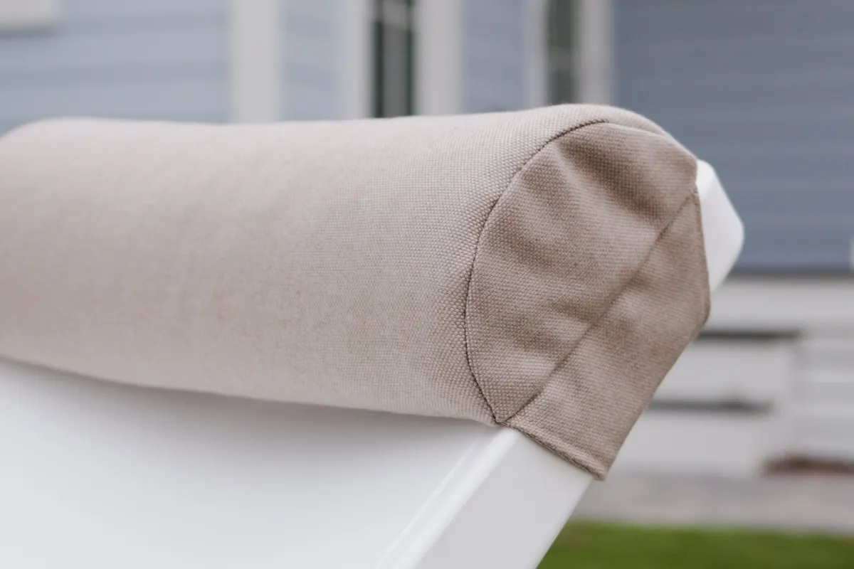 chaise pillow.webp chaise pillow.webp