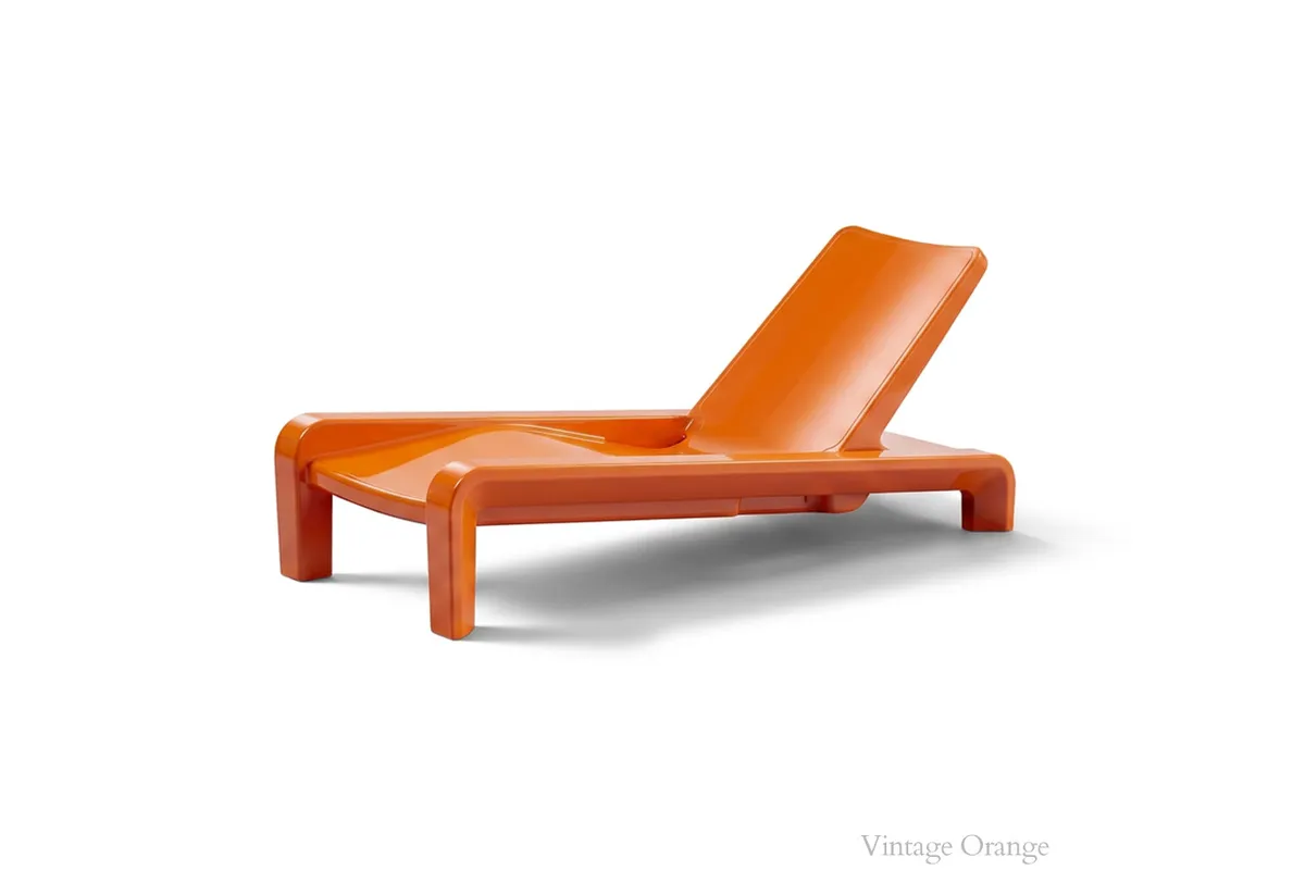 deck chaise lounge vintage orange.webp deck chaise lounge vintage orange.webp